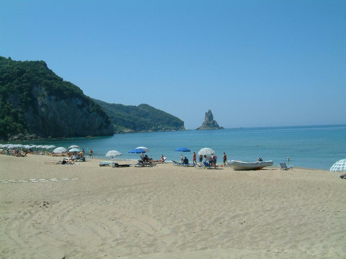 Holiday Studio Apartments Yannis On The Beach Of Agios Gordios In Corfu Luaran gambar